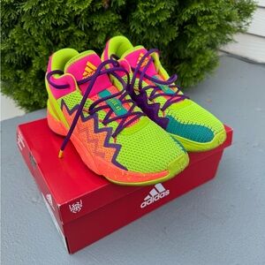 Boys basketball shoes